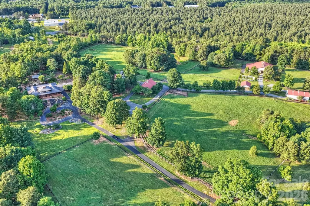 172 Tuckertown Road New London NC 28127
