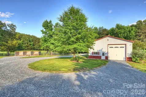 172 Tuckertown Road New London NC 28127
