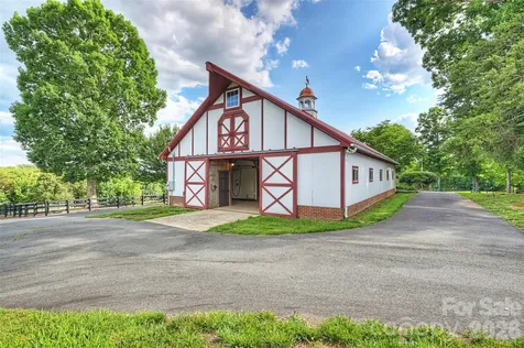 172 Tuckertown Road New London NC 28127