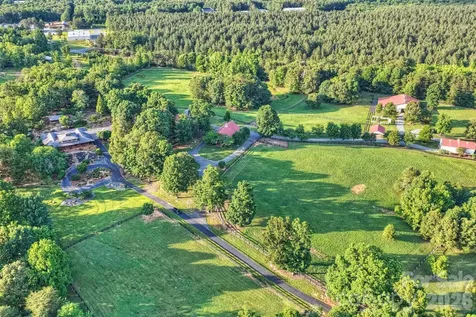 172 Tuckertown Road New London NC 28127