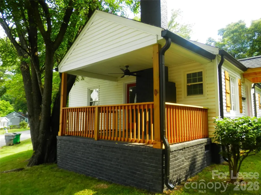 1416 Effingham Road Charlotte NC 28208