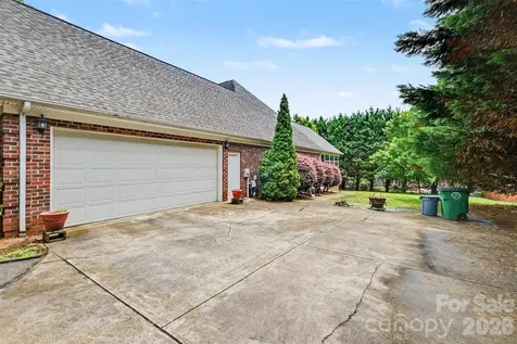 172 Eaglecrest Drive Matthews NC 28104