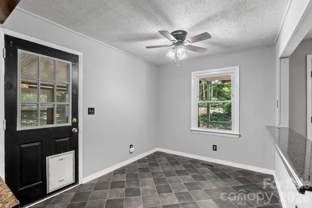 177 E Poplar Drive Hendersonville NC 28792
