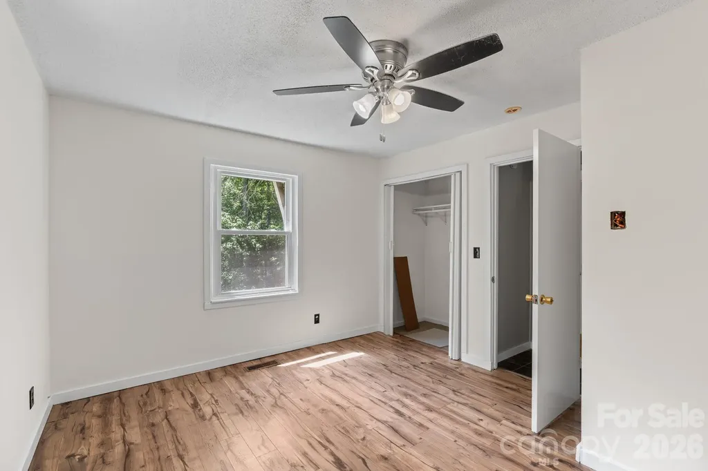 177 E Poplar Drive Hendersonville NC 28792