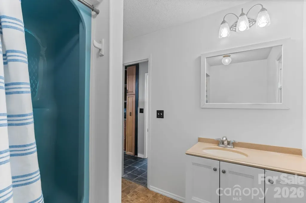 177 E Poplar Drive Hendersonville NC 28792