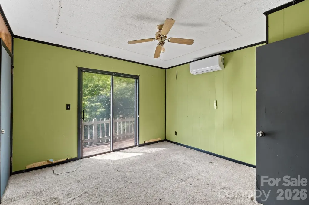 177 E Poplar Drive Hendersonville NC 28792