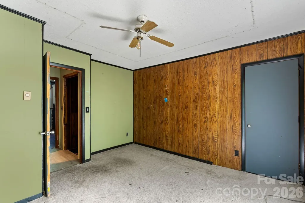 177 E Poplar Drive Hendersonville NC 28792