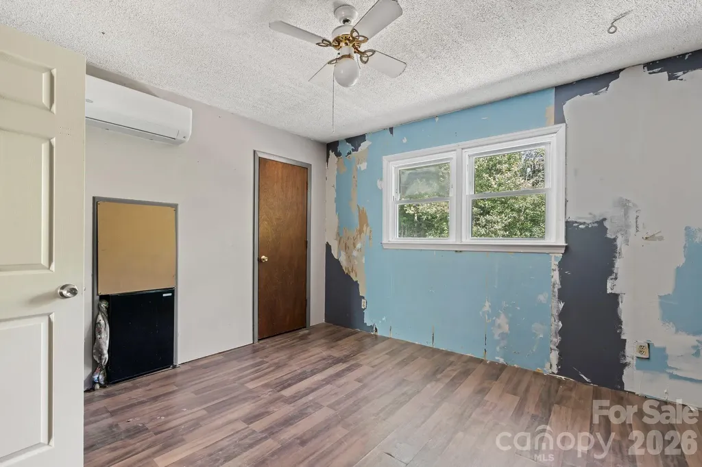 177 E Poplar Drive Hendersonville NC 28792