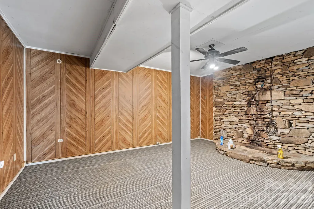 177 E Poplar Drive Hendersonville NC 28792