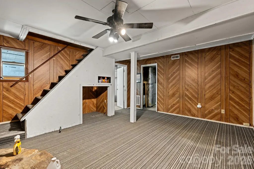 177 E Poplar Drive Hendersonville NC 28792
