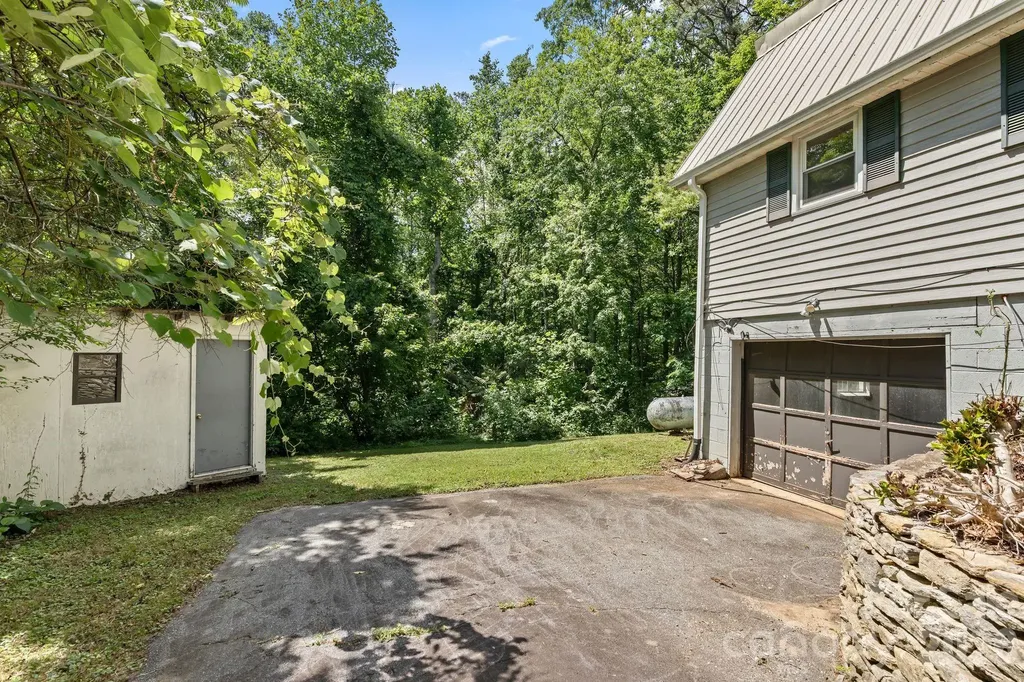 177 E Poplar Drive Hendersonville NC 28792
