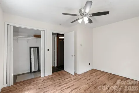 177 E Poplar Drive Hendersonville NC 28792