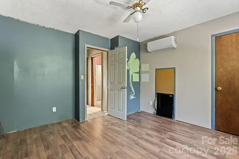 177 E Poplar Drive Hendersonville NC 28792