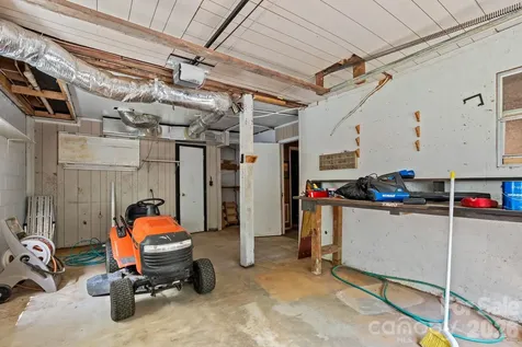 177 E Poplar Drive Hendersonville NC 28792