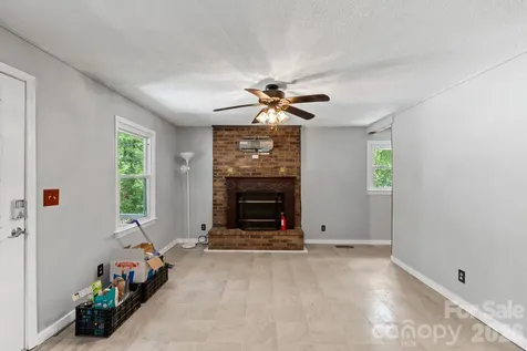 177 E Poplar Drive Hendersonville NC 28792
