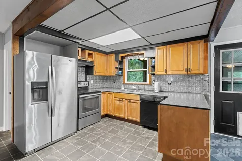 177 E Poplar Drive Hendersonville NC 28792
