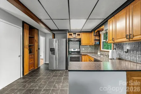 177 E Poplar Drive Hendersonville NC 28792