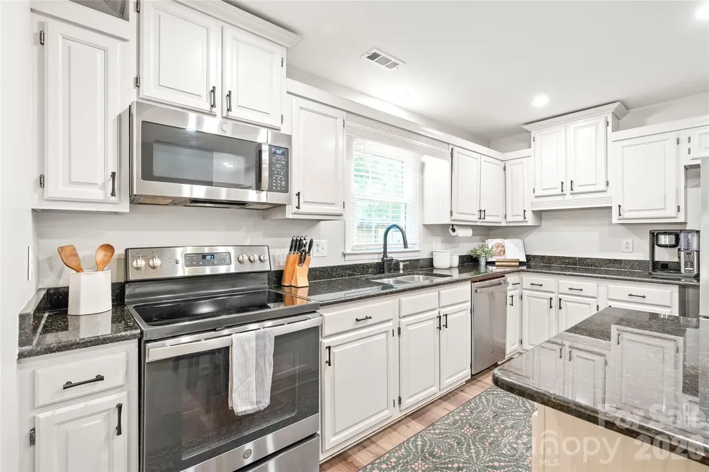 419 Scarborough Lane Matthews NC 28105