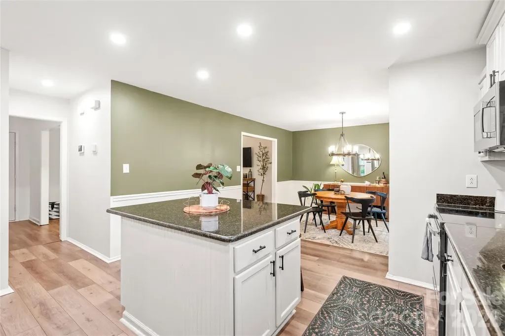419 Scarborough Lane Matthews NC 28105