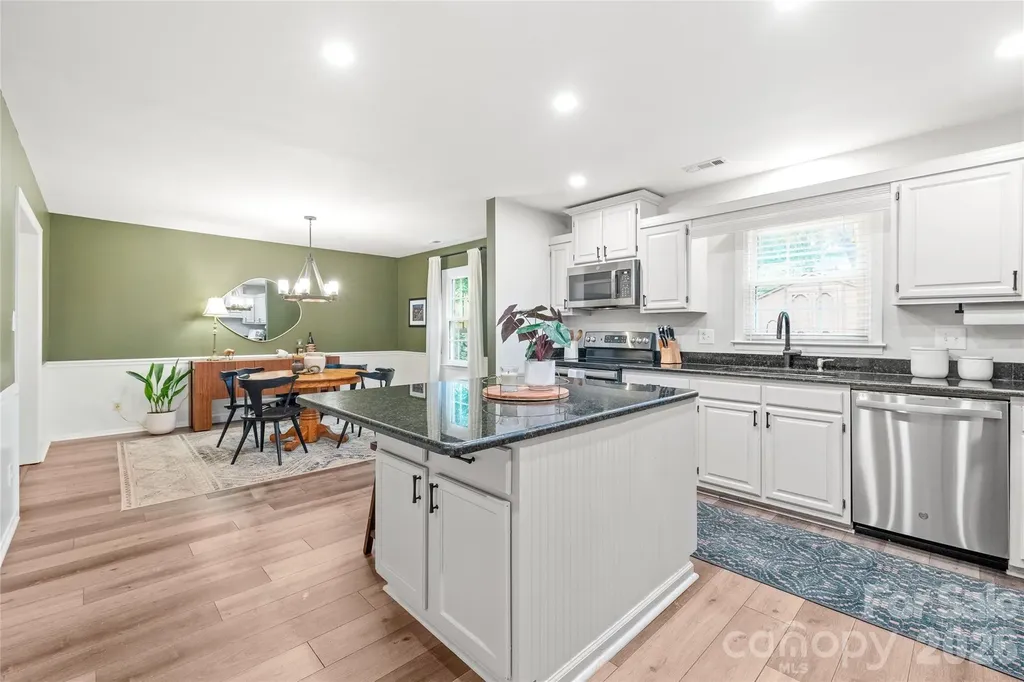 419 Scarborough Lane Matthews NC 28105