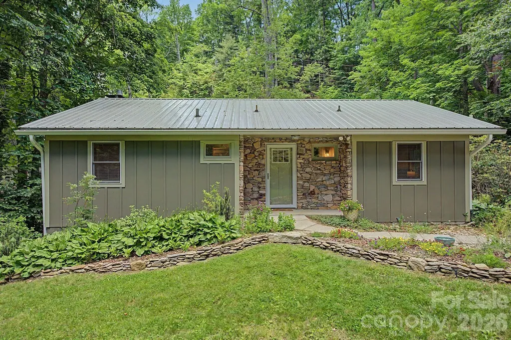 878 Garren Creek Road Fairview NC 28730