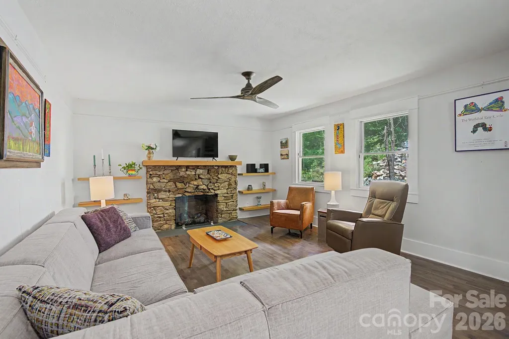 878 Garren Creek Road Fairview NC 28730