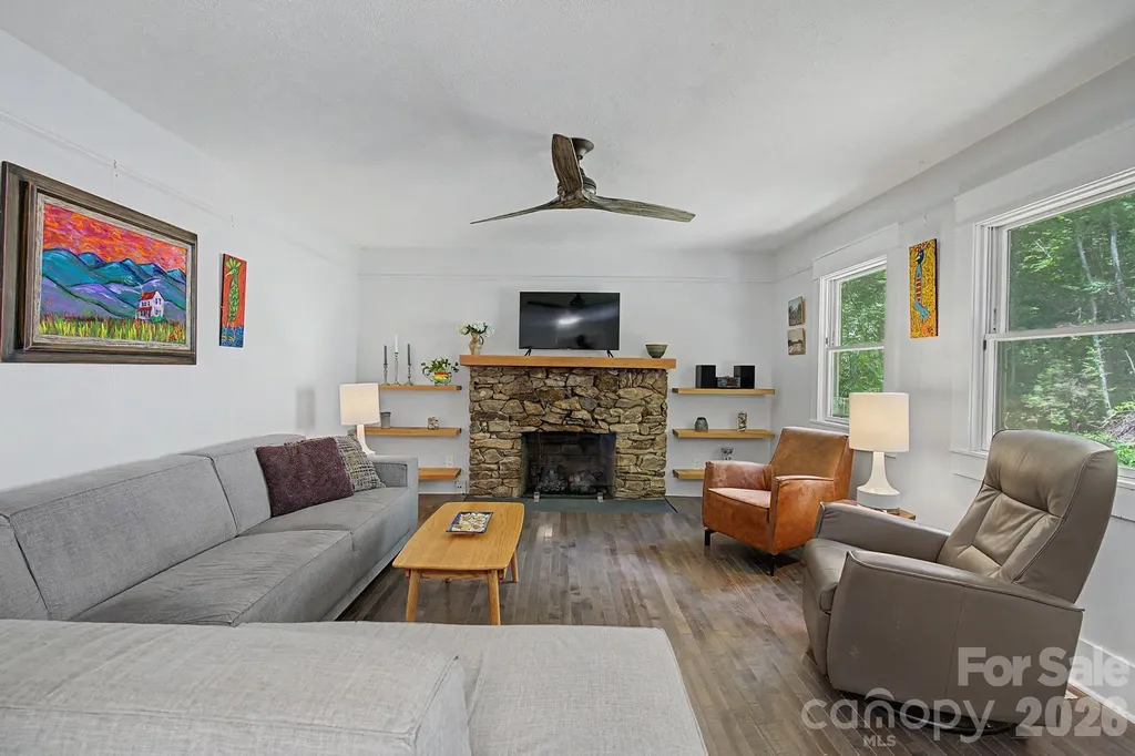 878 Garren Creek Road Fairview NC 28730