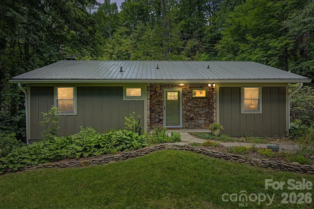 878 Garren Creek Road Fairview NC 28730