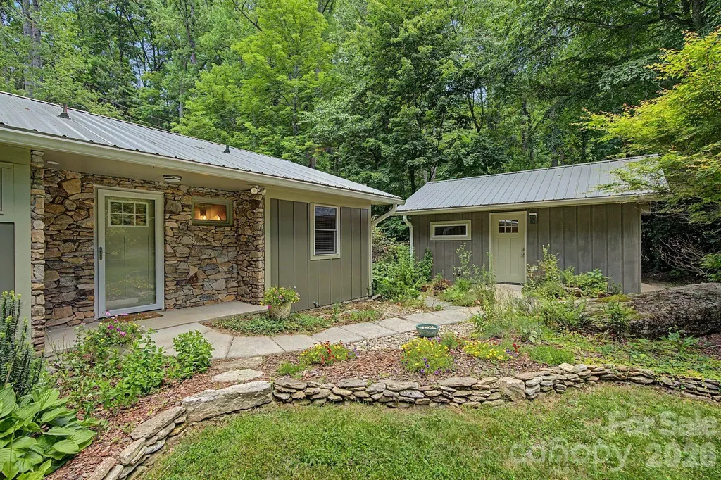 878 Garren Creek Road Fairview NC 28730