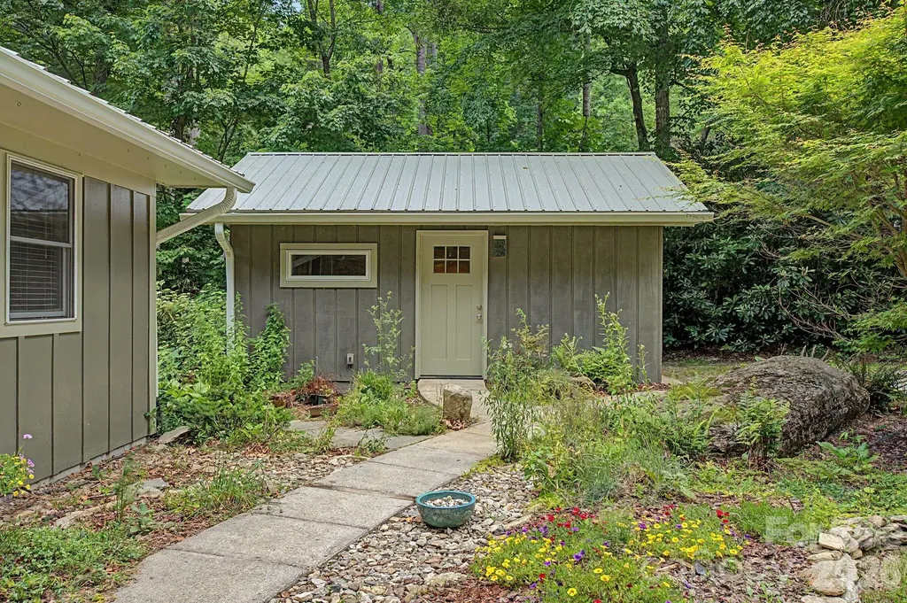 878 Garren Creek Road Fairview NC 28730