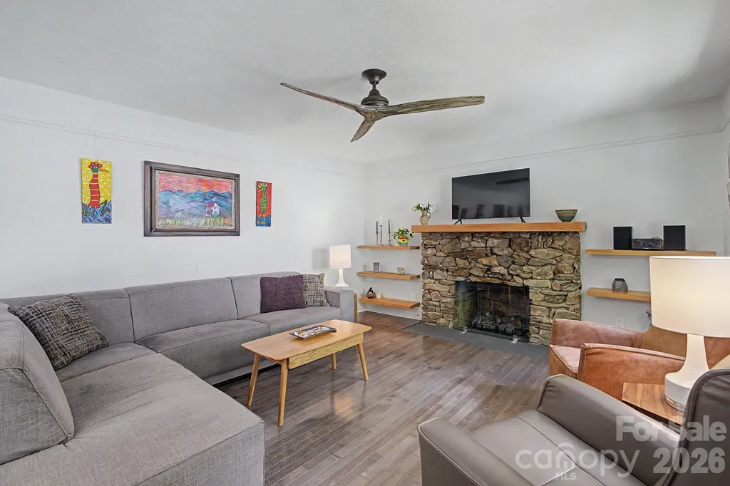 878 Garren Creek Road Fairview NC 28730