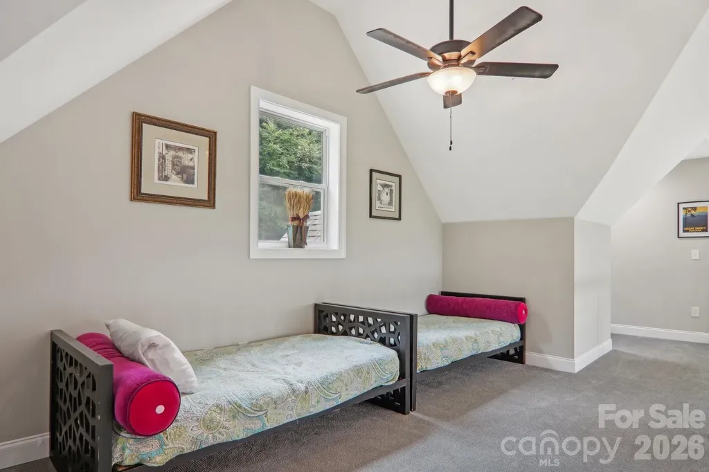 1105 Falls View Drive Bryson City NC 28713