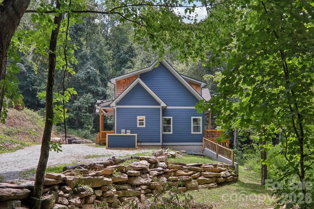 1105 Falls View Drive Bryson City NC 28713