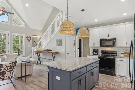 1105 Falls View Drive Bryson City NC 28713