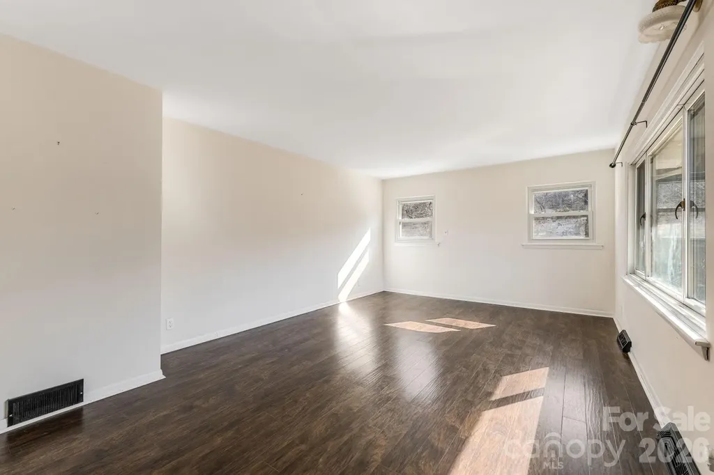 20 Cedar Farm Road Asheville NC 28803