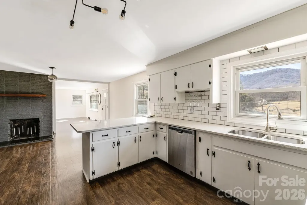 20 Cedar Farm Road Asheville NC 28803