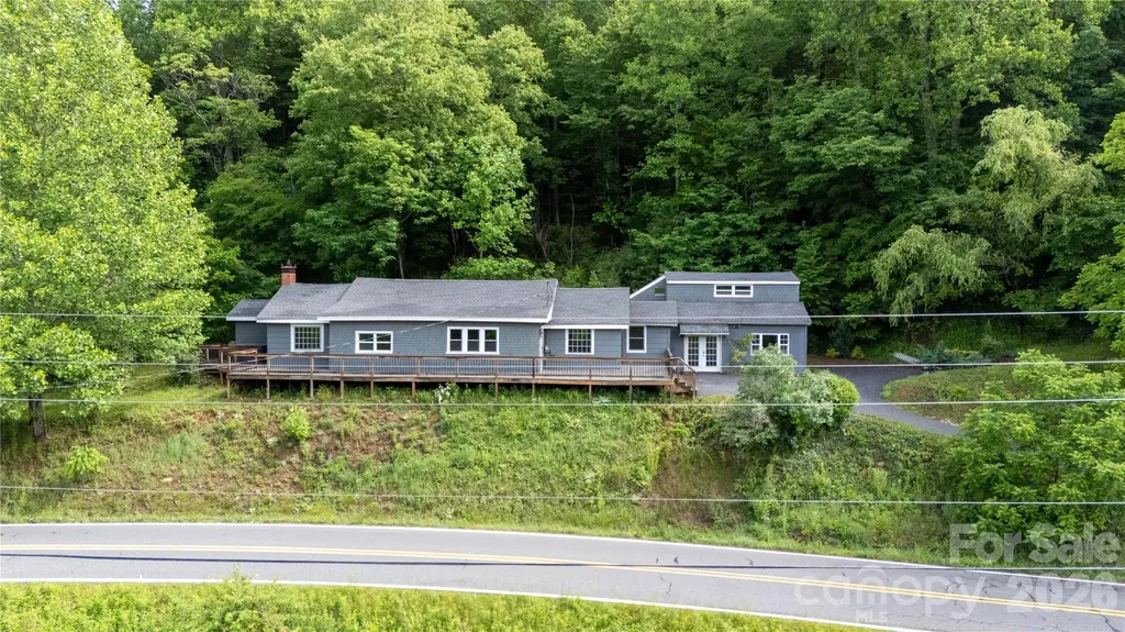 3477 Cane Creek Road Bakersville NC 28705