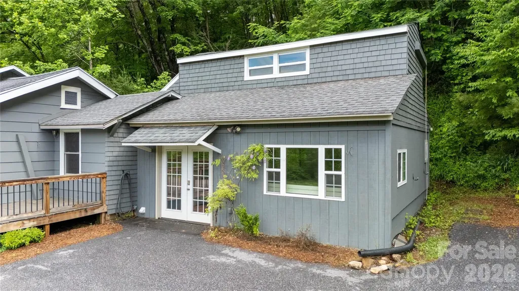 3477 Cane Creek Road Bakersville NC 28705