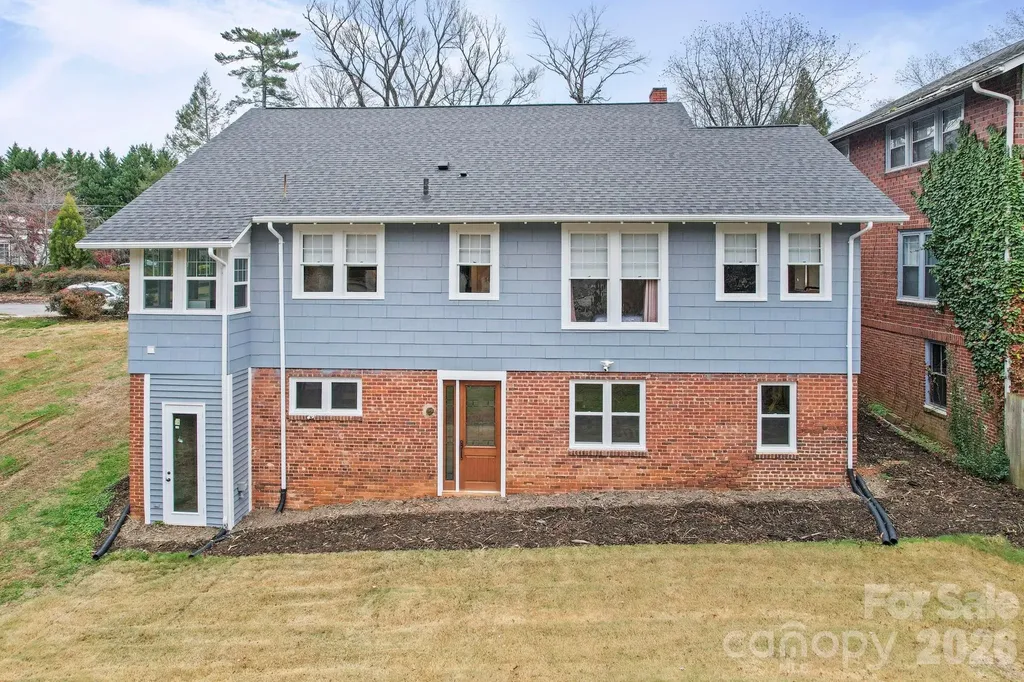 202 S Oak Street Statesville NC 28677