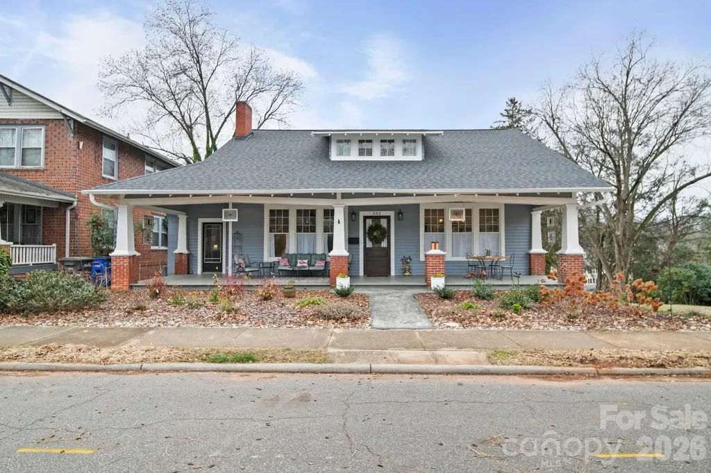 202 S Oak Street Statesville NC 28677