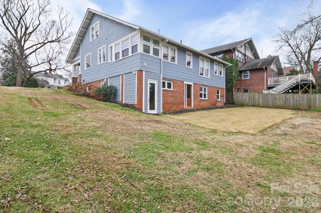 202 S Oak Street Statesville NC 28677