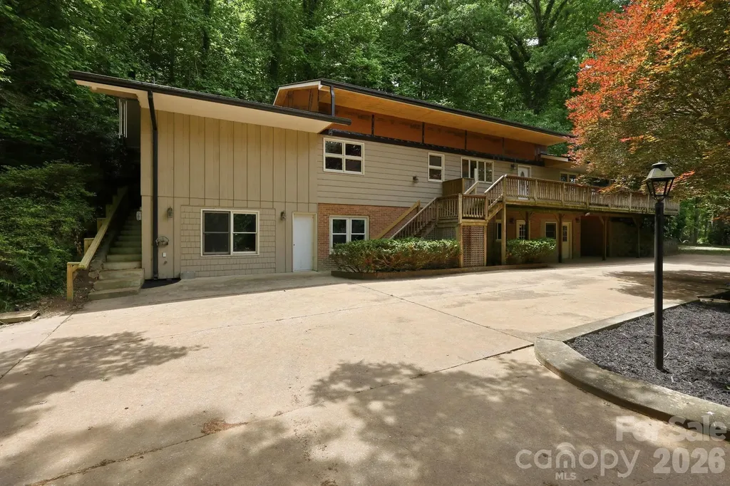 120 Stovall Street Waynesville NC 28786