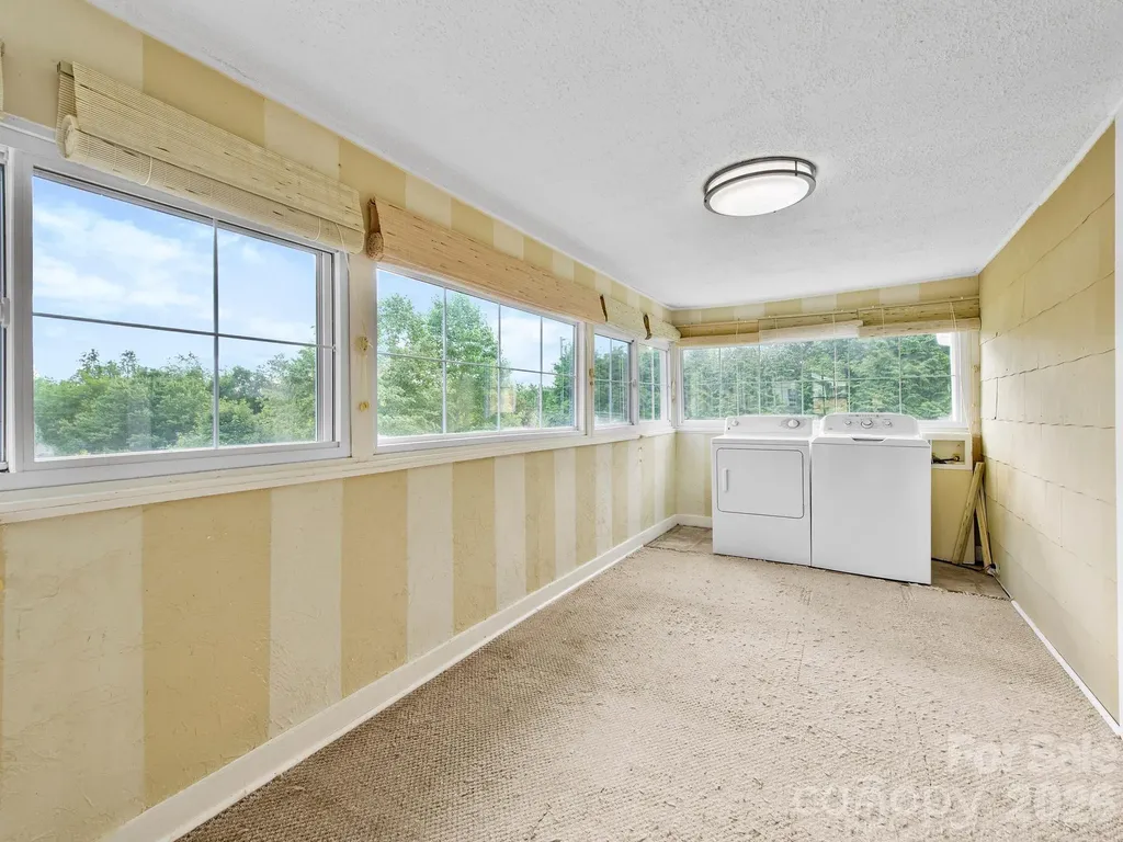 25 Bailey Road Candler NC 28715