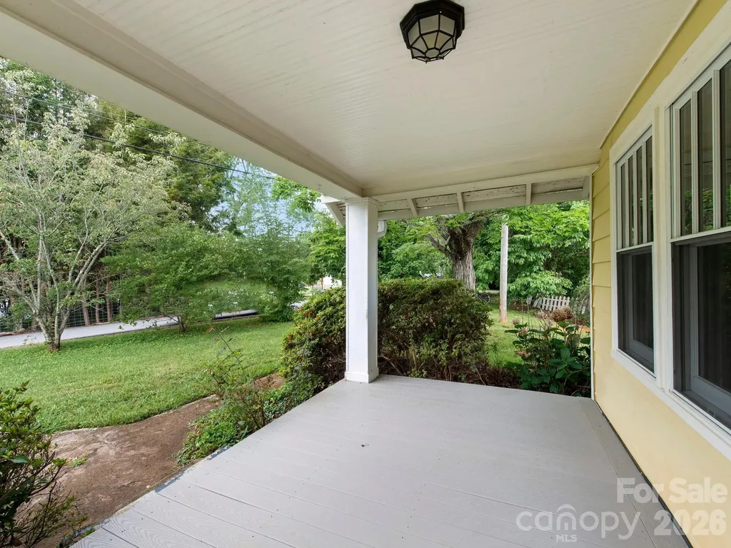25 Bailey Road Candler NC 28715