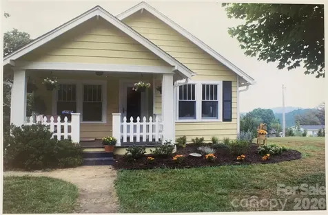 25 Bailey Road Candler NC 28715