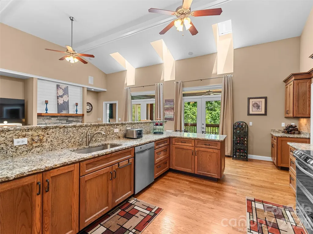 25 Linden Turn S Hendersonville NC 28739