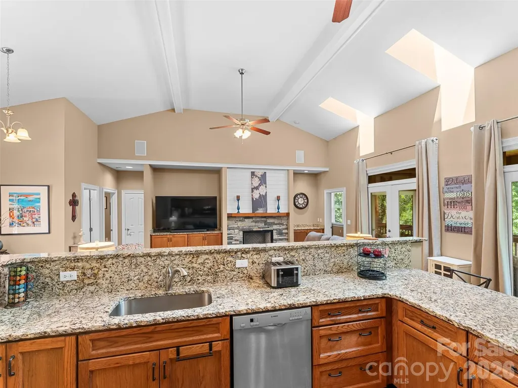 25 Linden Turn S Hendersonville NC 28739