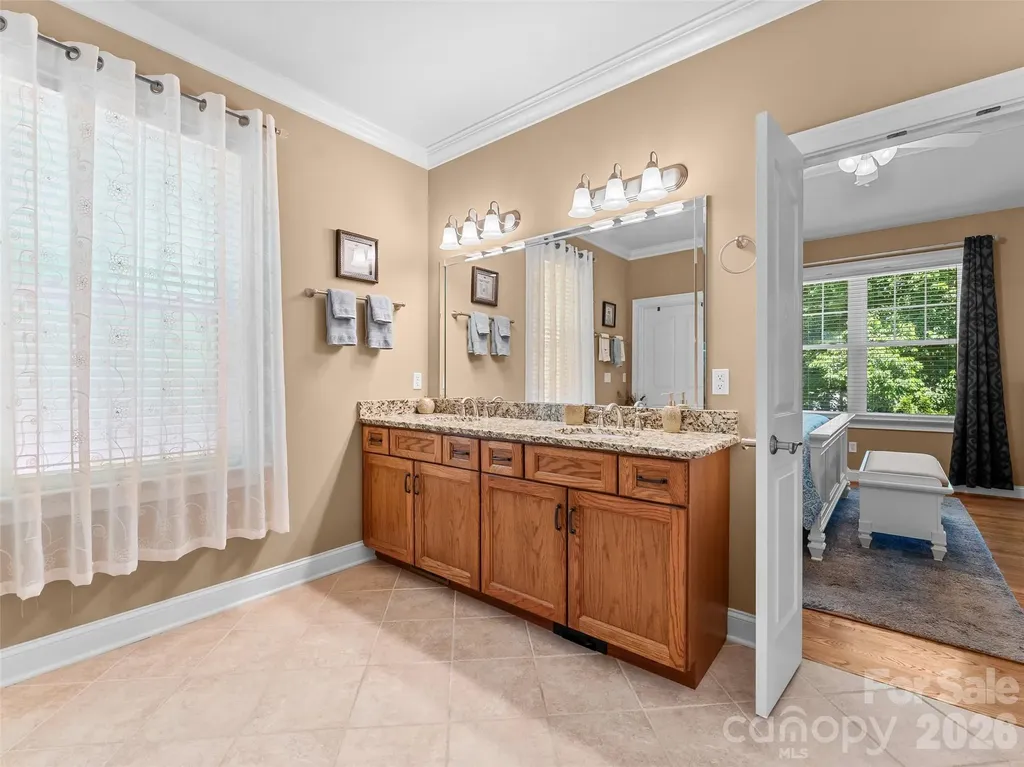 25 Linden Turn Hendersonville NC 28739