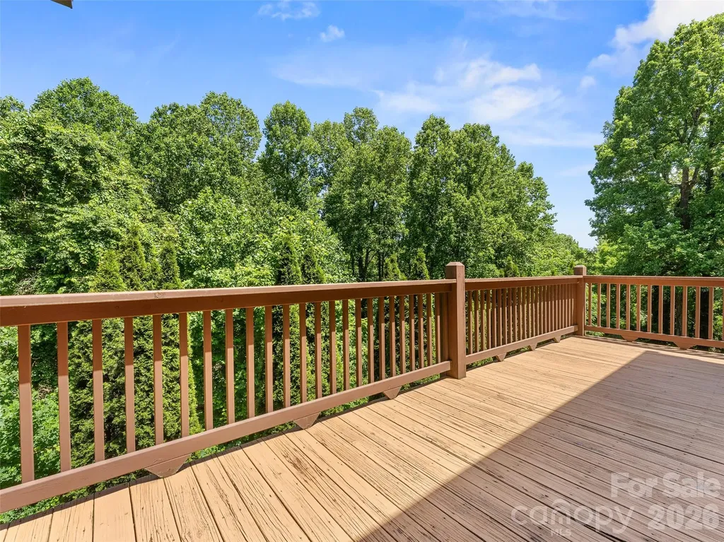 25 Linden Turn Hendersonville NC 28739