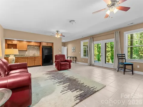 25 Linden Turn Hendersonville NC 28739